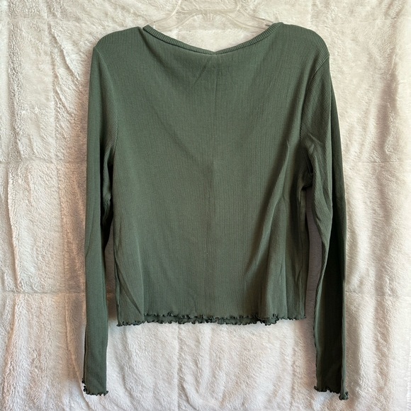 American Eagle Button-up Crop - Picture 3 of 3